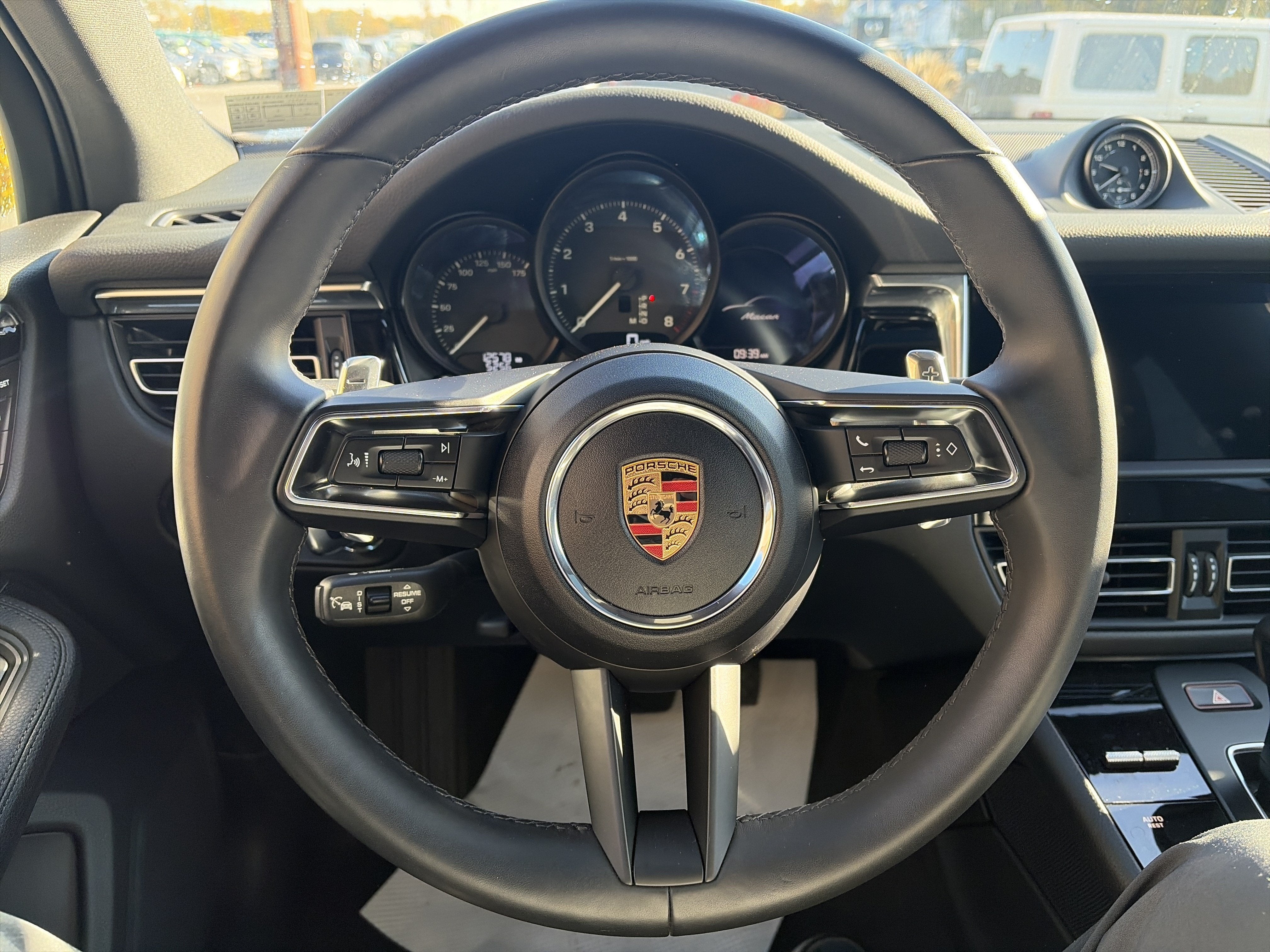 2025 Porsche Macan Base