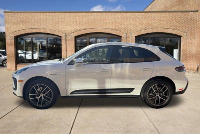 2025 Porsche Macan Base