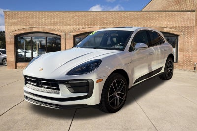 2025 Porsche Macan Base