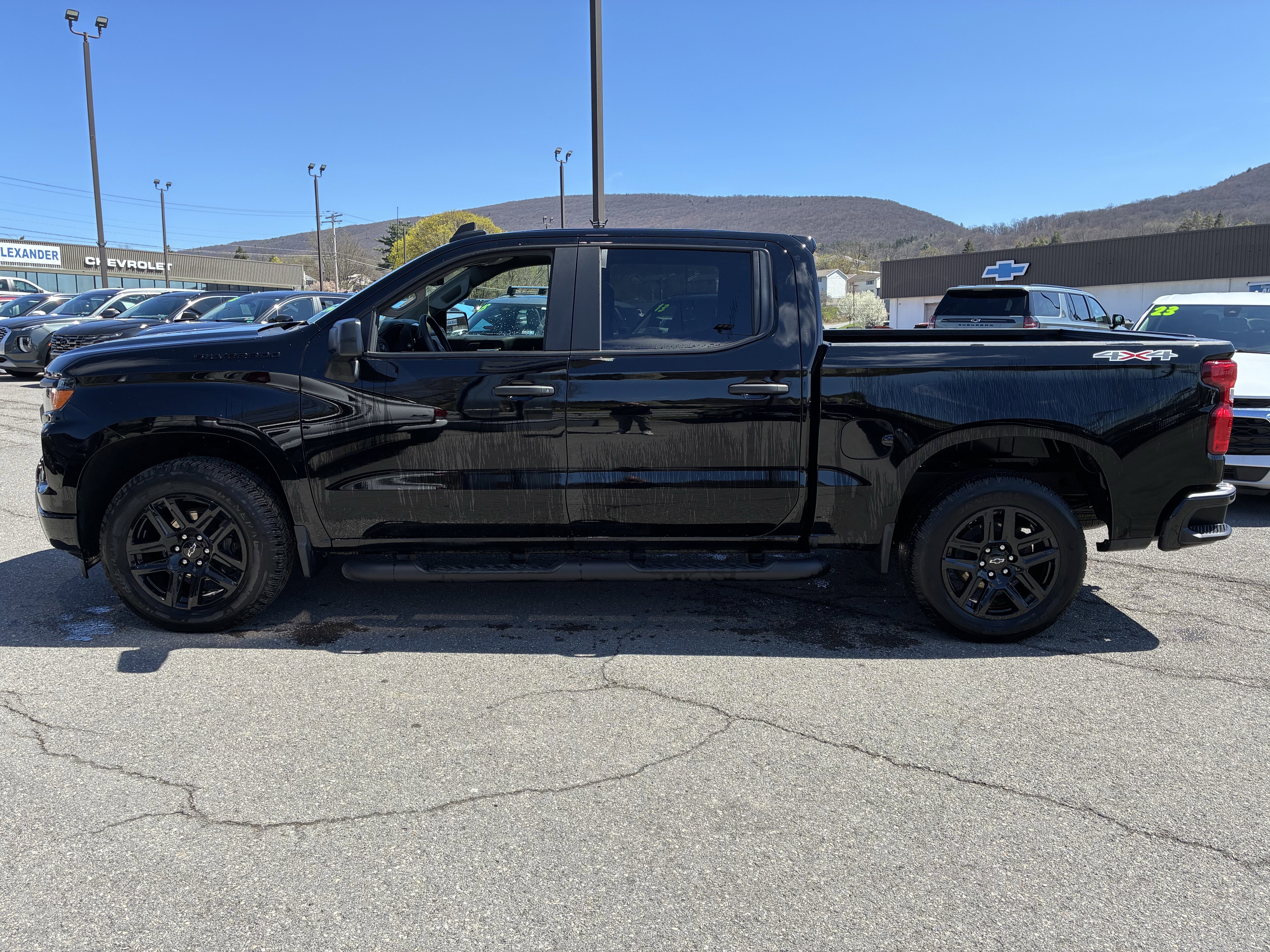 2024 Chevrolet Silverado 1500 Custom