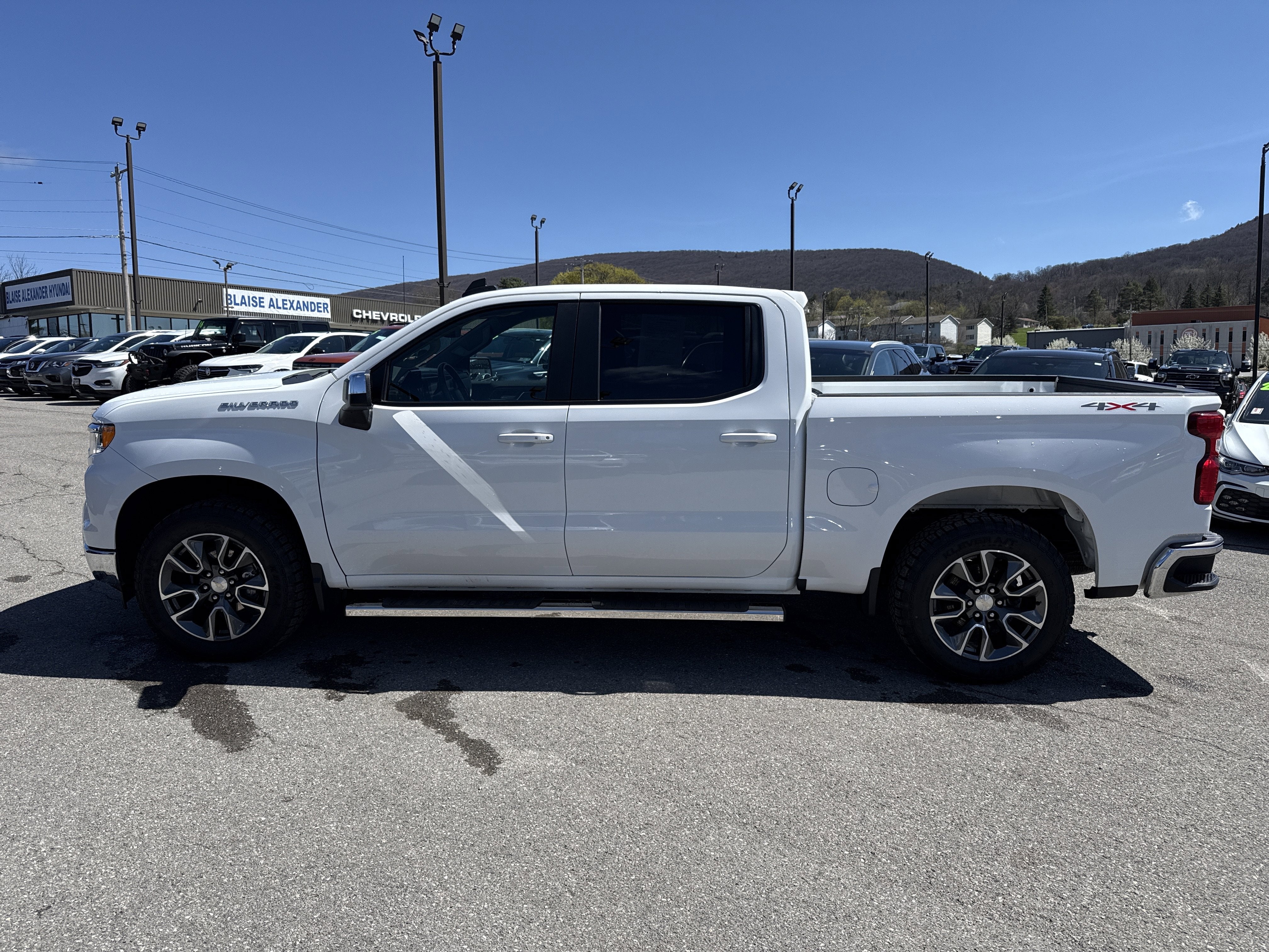2023 Chevrolet Silverado 1500 LT