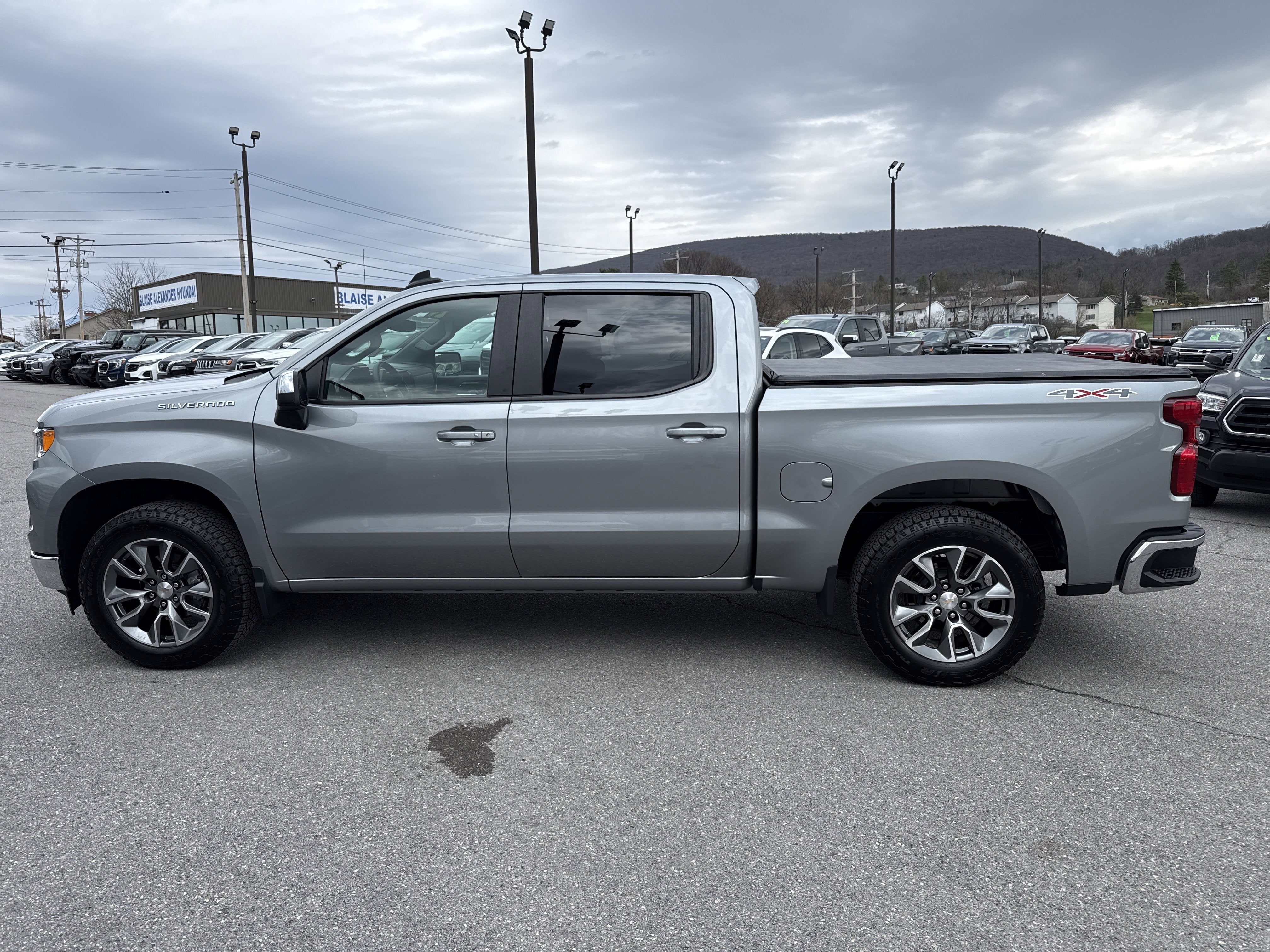 2024 Chevrolet Silverado 1500 LT