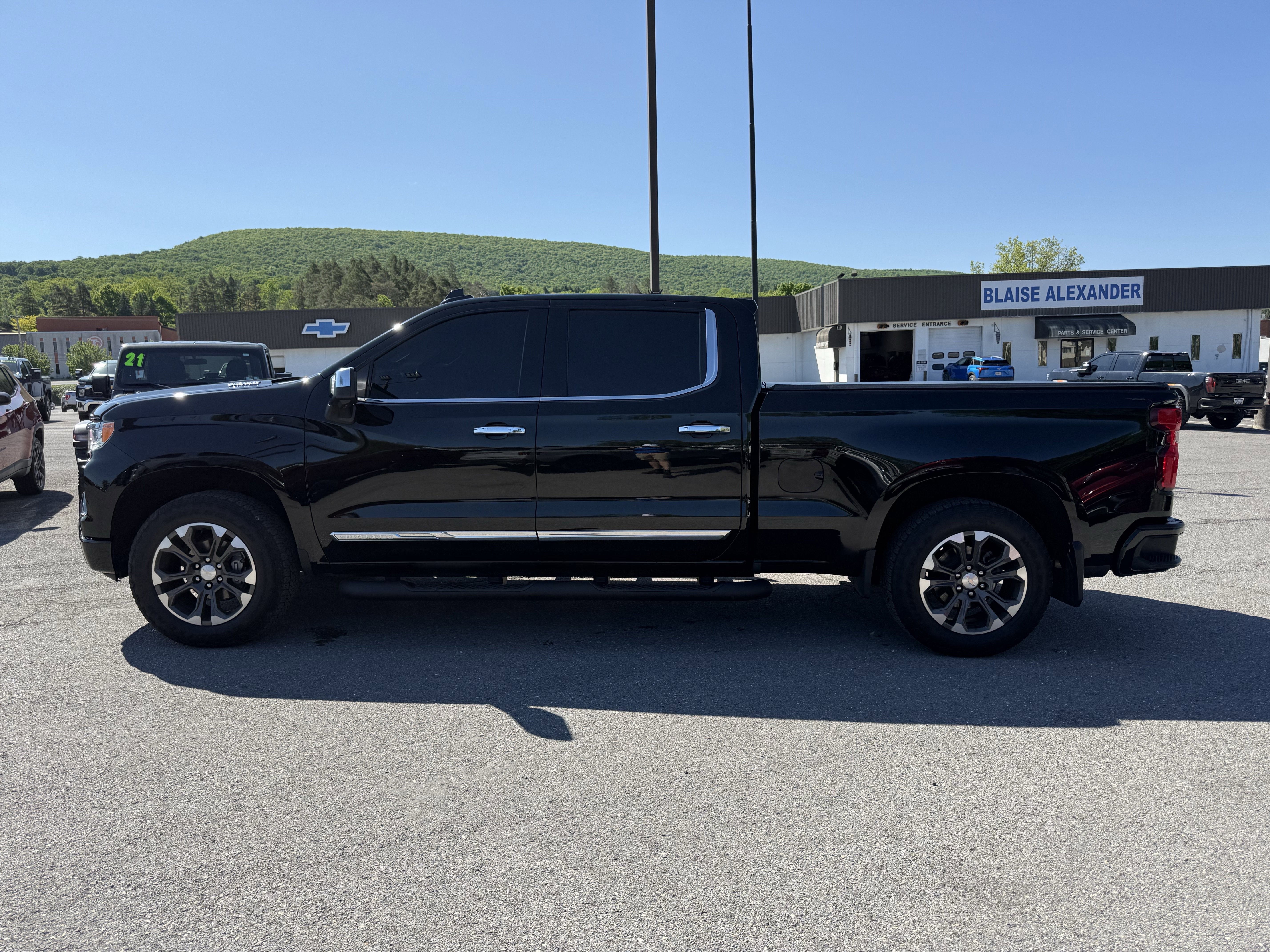 2023 Chevrolet Silverado 1500 High Country