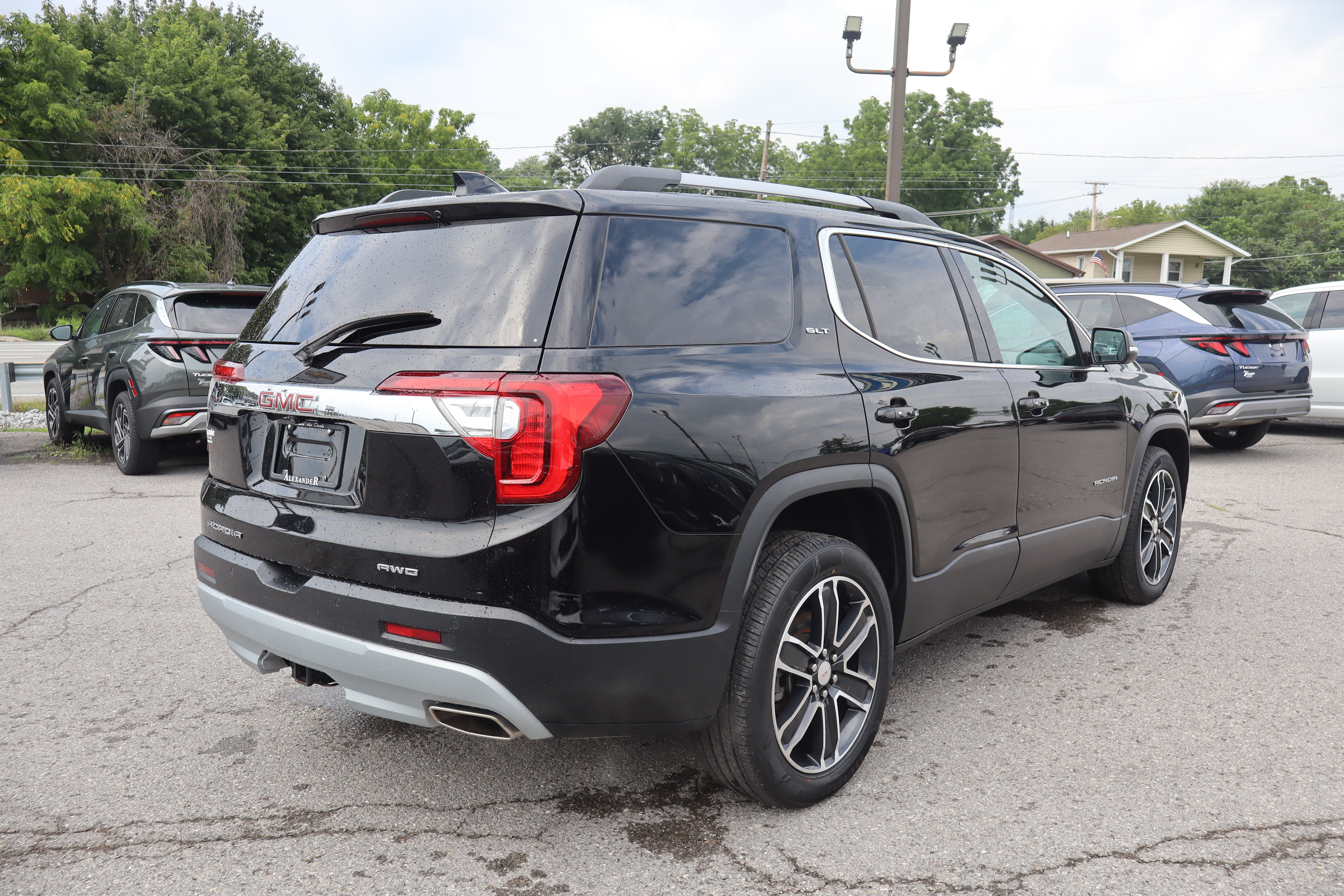 2023 GMC Acadia SLT