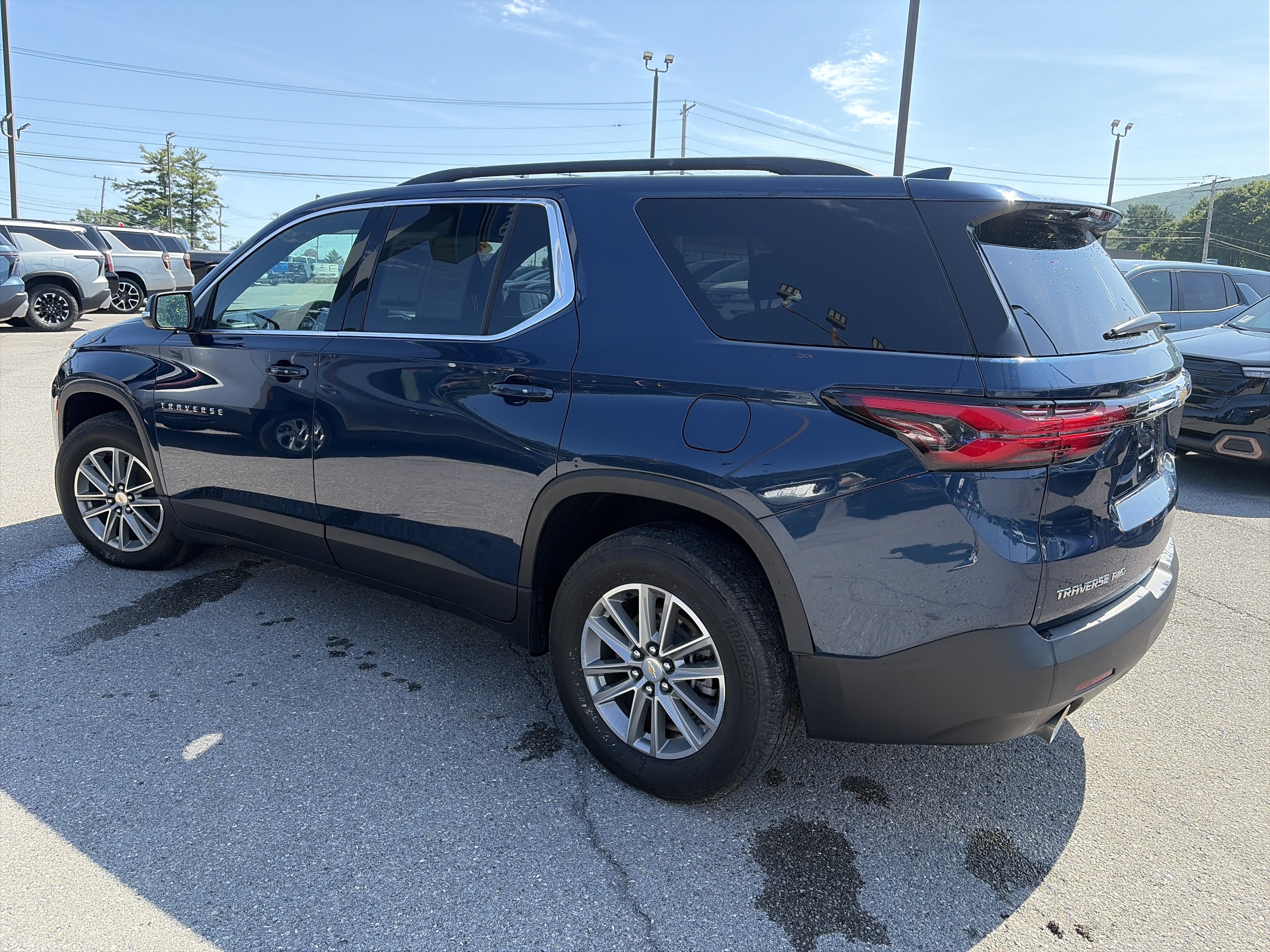 2023 Chevrolet Traverse LT Cloth