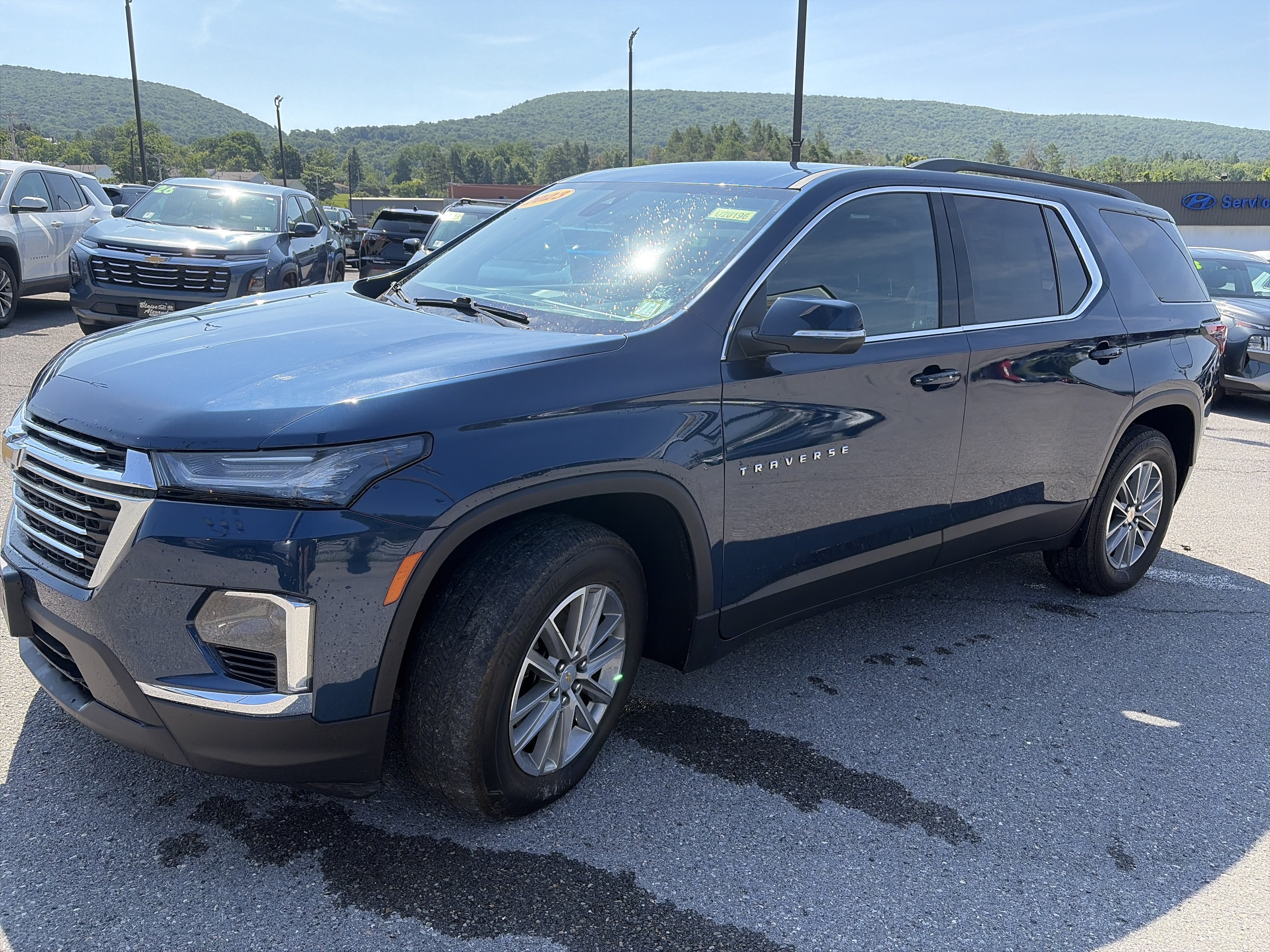 2023 Chevrolet Traverse LT Cloth