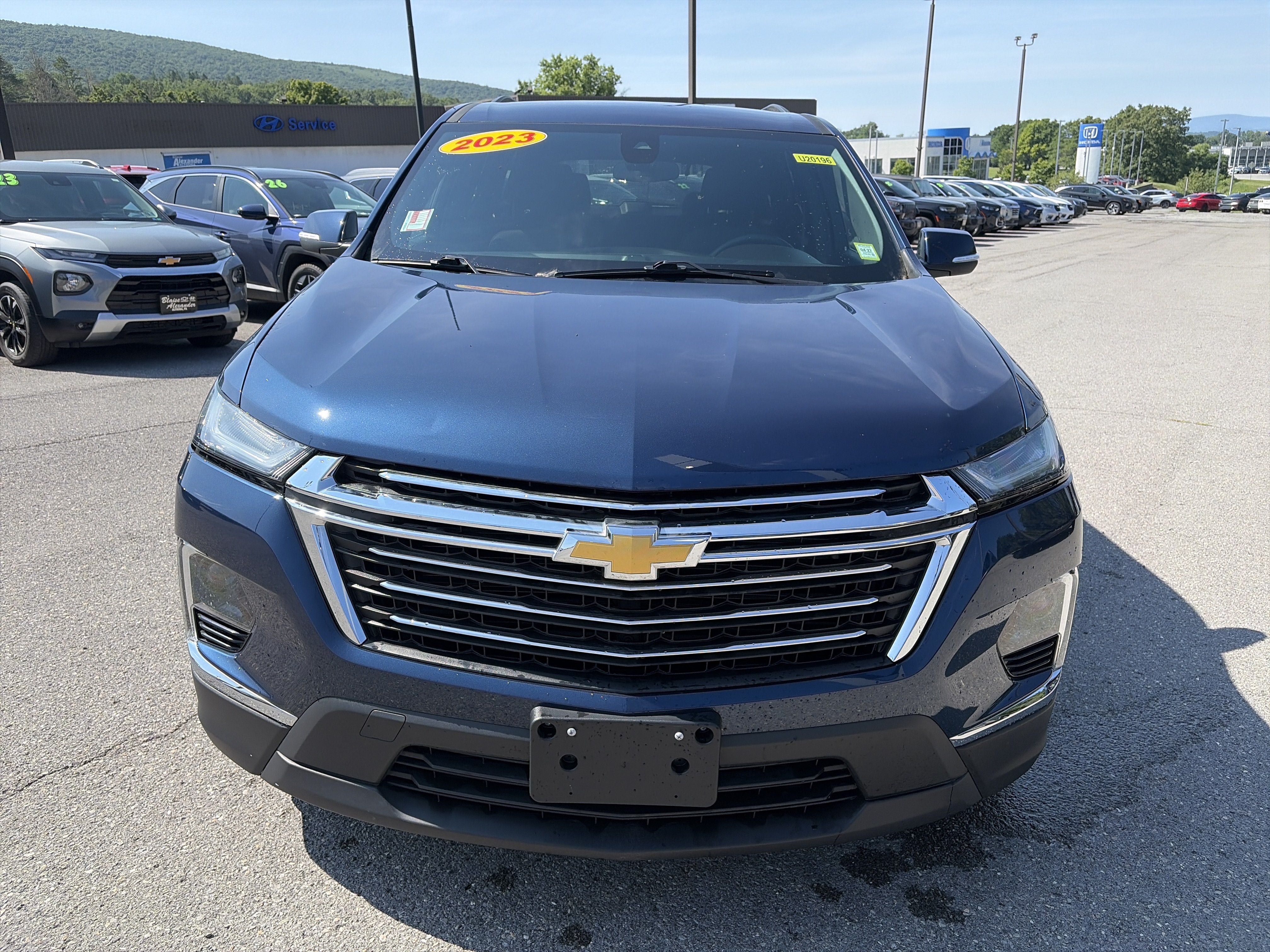 2023 Chevrolet Traverse LT Cloth
