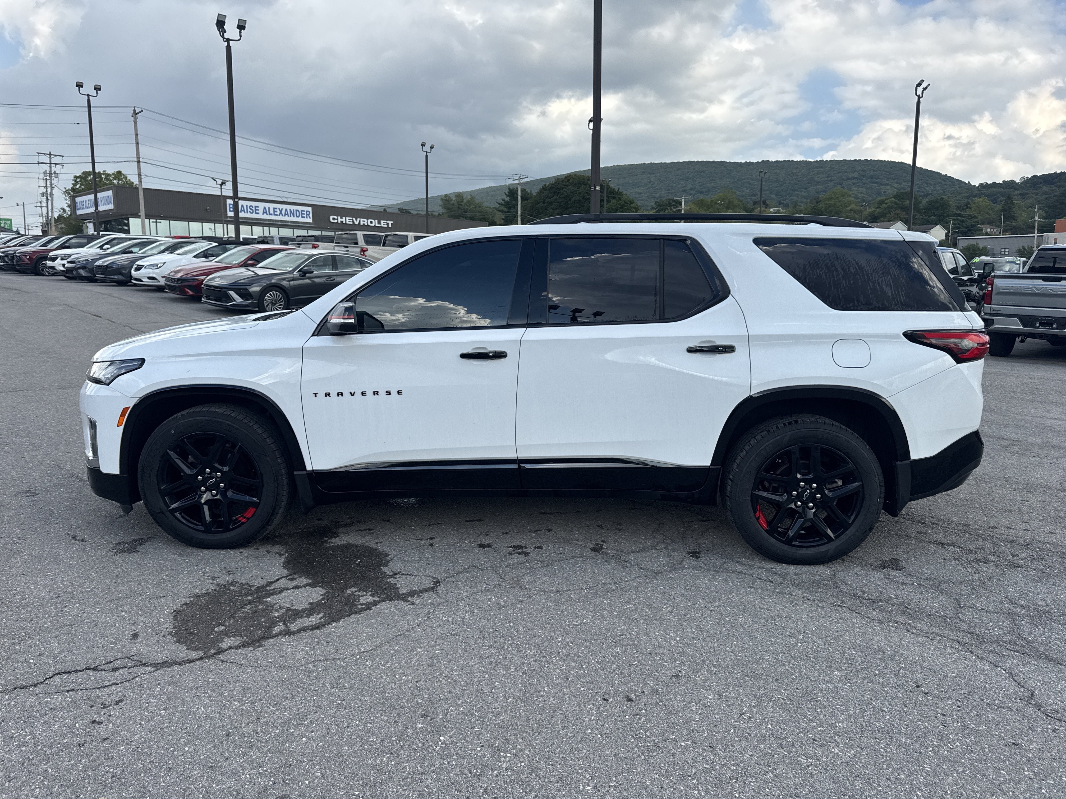 2023 Chevrolet Traverse Premier