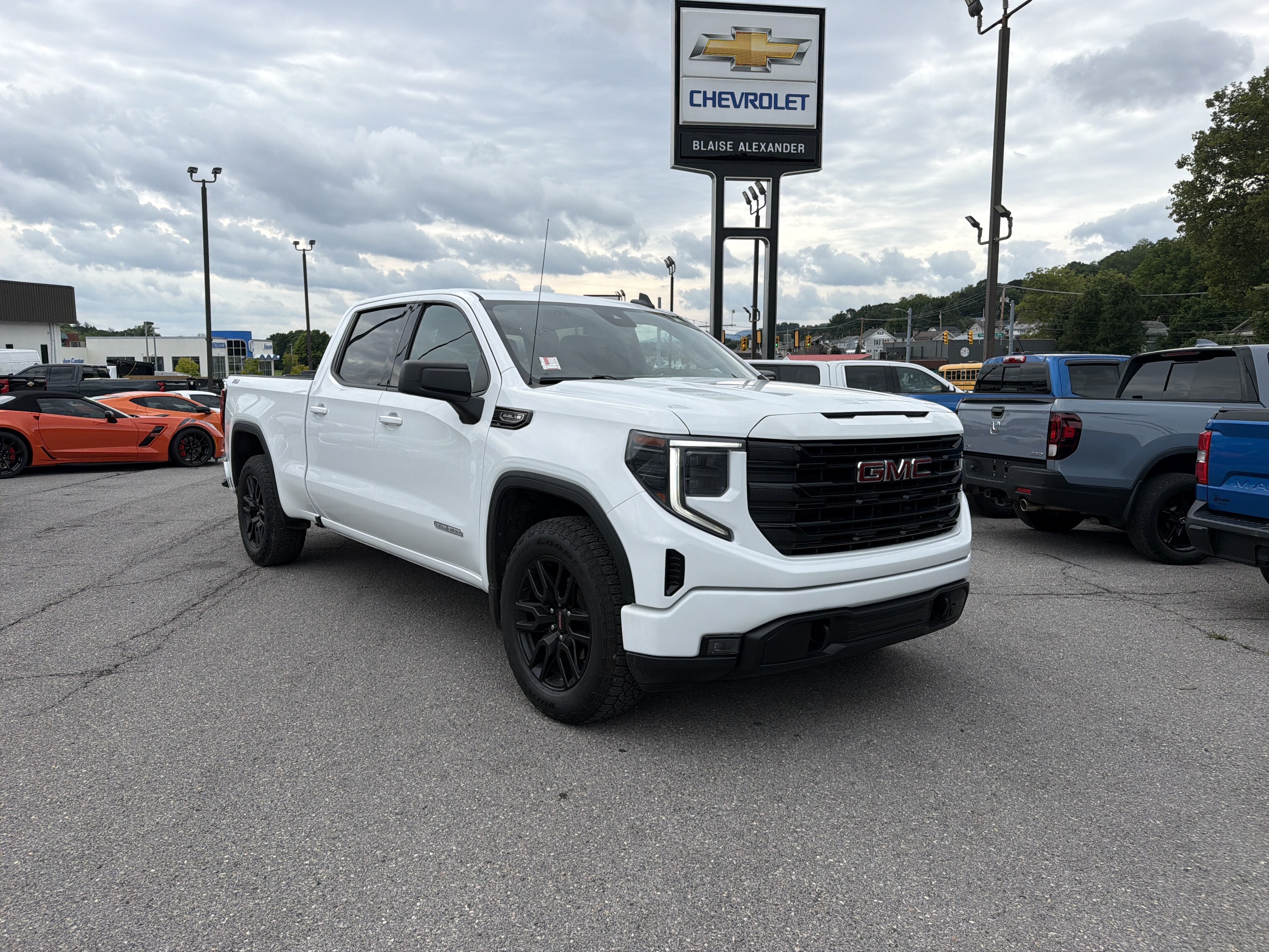 2023 GMC Sierra 1500 Elevation