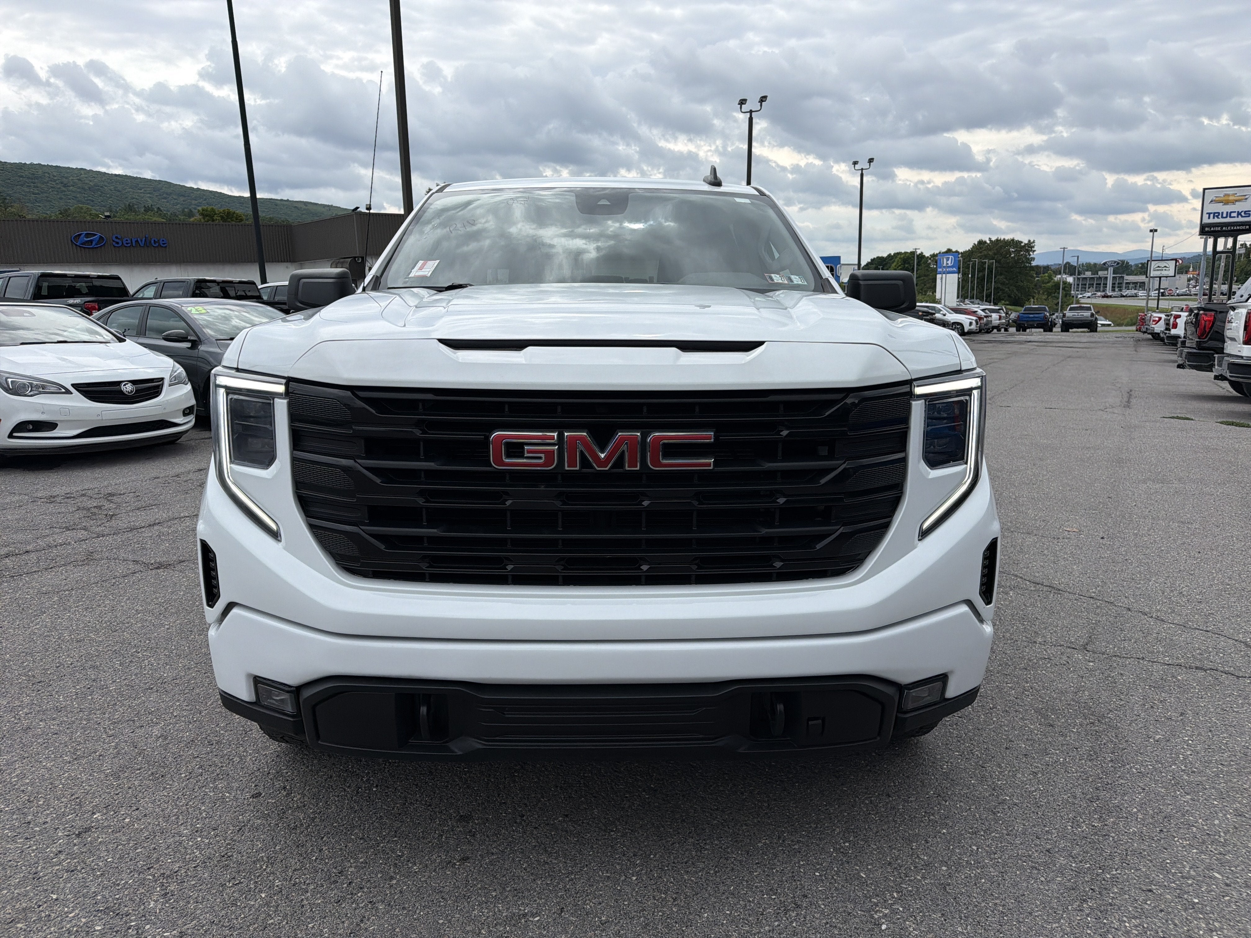 2023 GMC Sierra 1500 Elevation