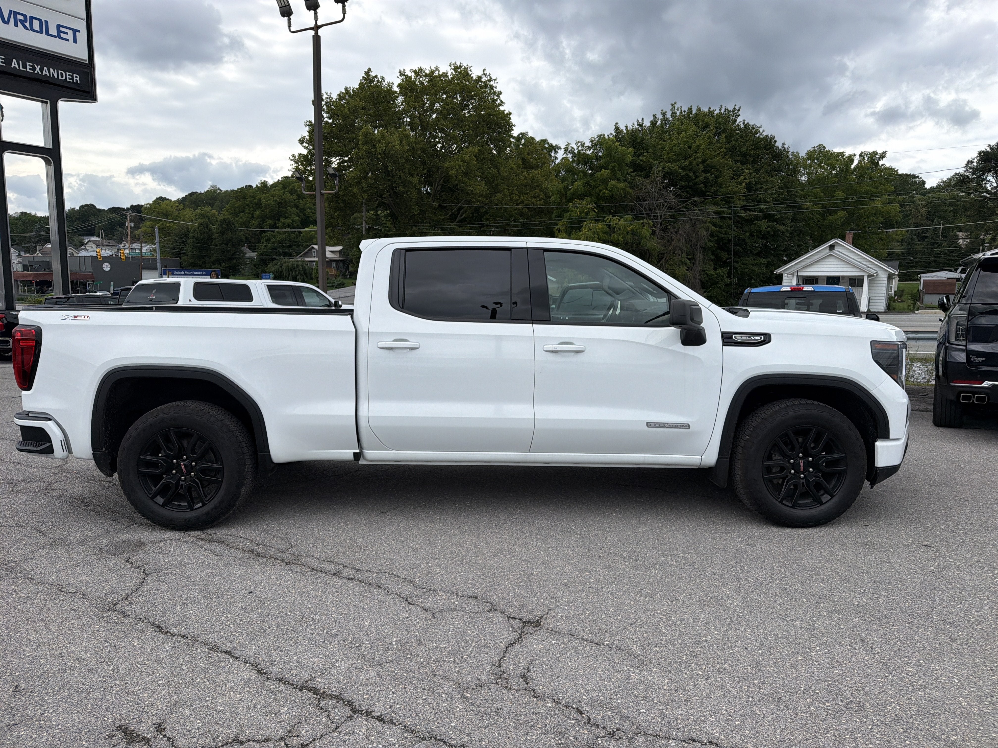 2023 GMC Sierra 1500 Elevation