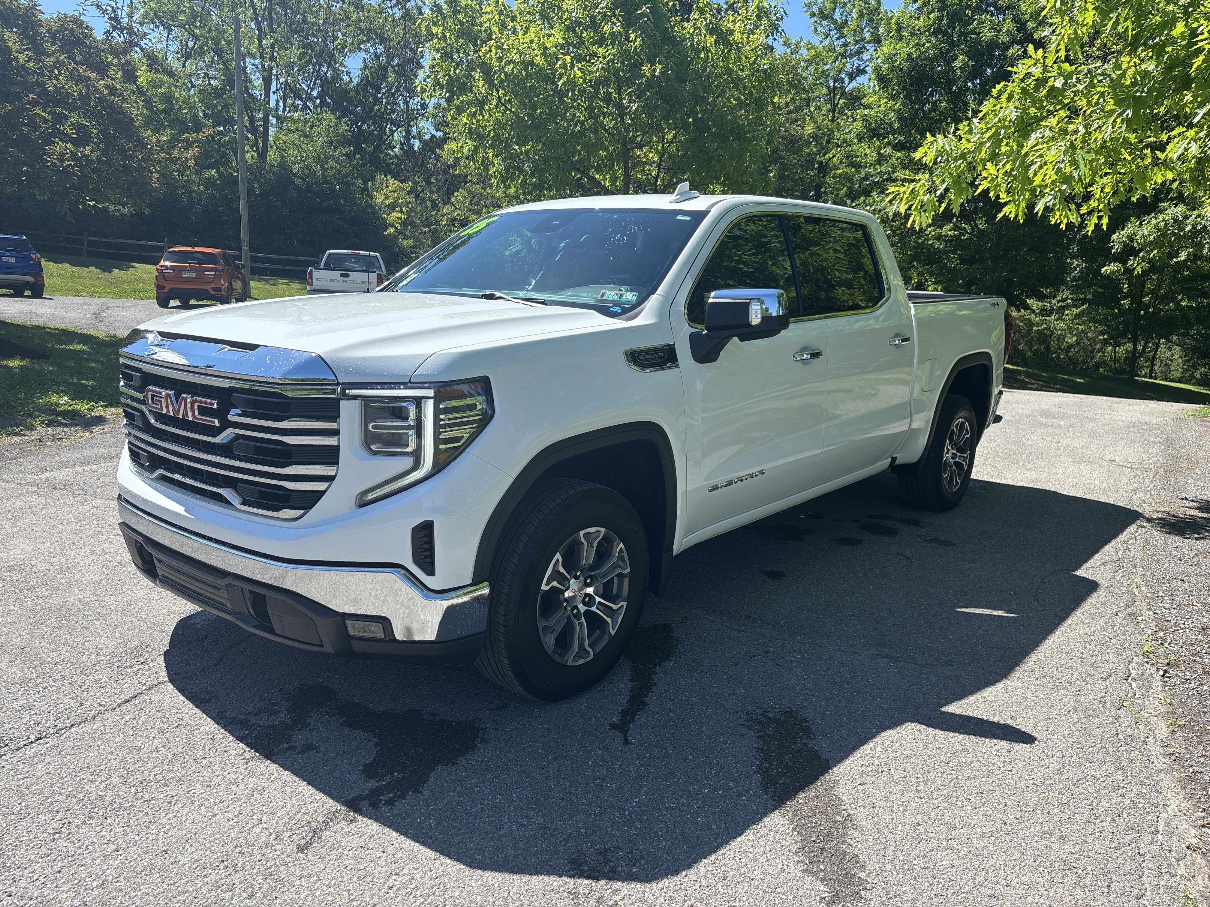 2025 GMC Sierra 1500 SLT