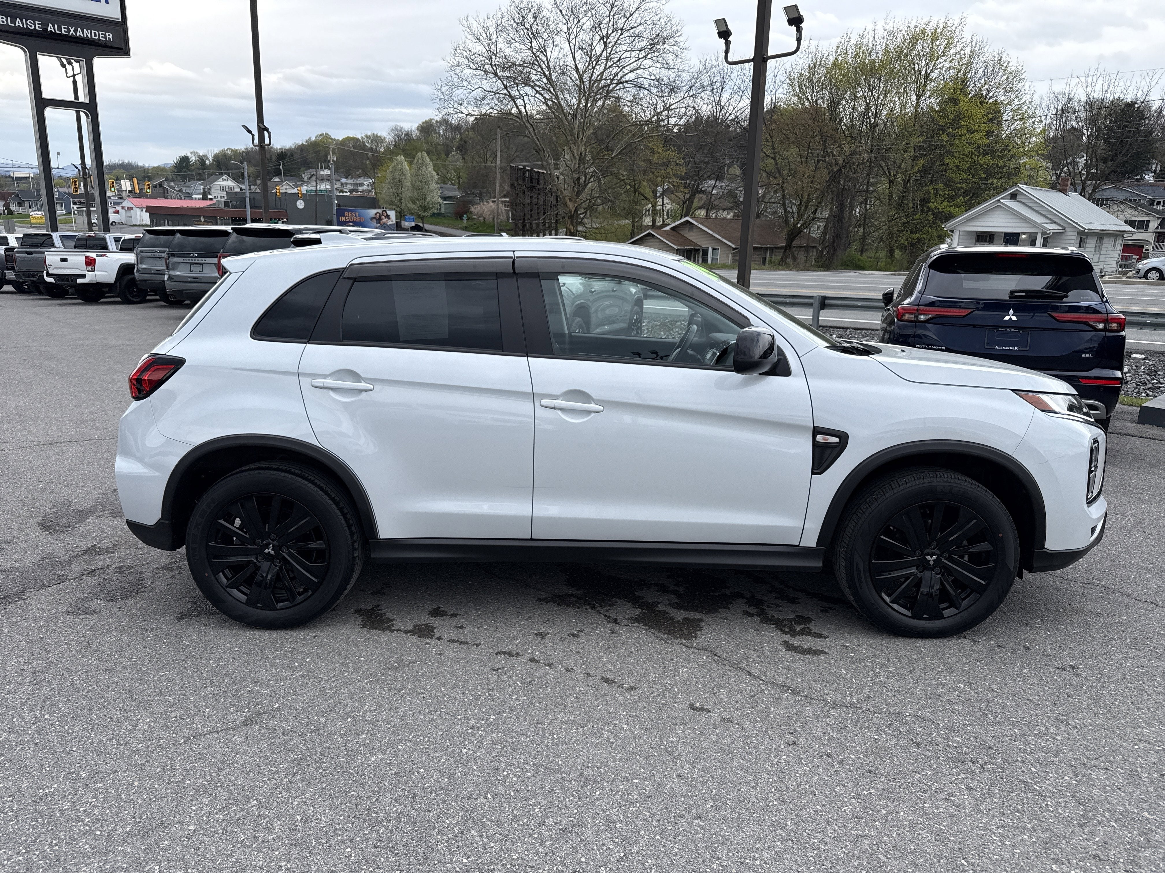 2024 Mitsubishi Outlander Sport 2.0 LE