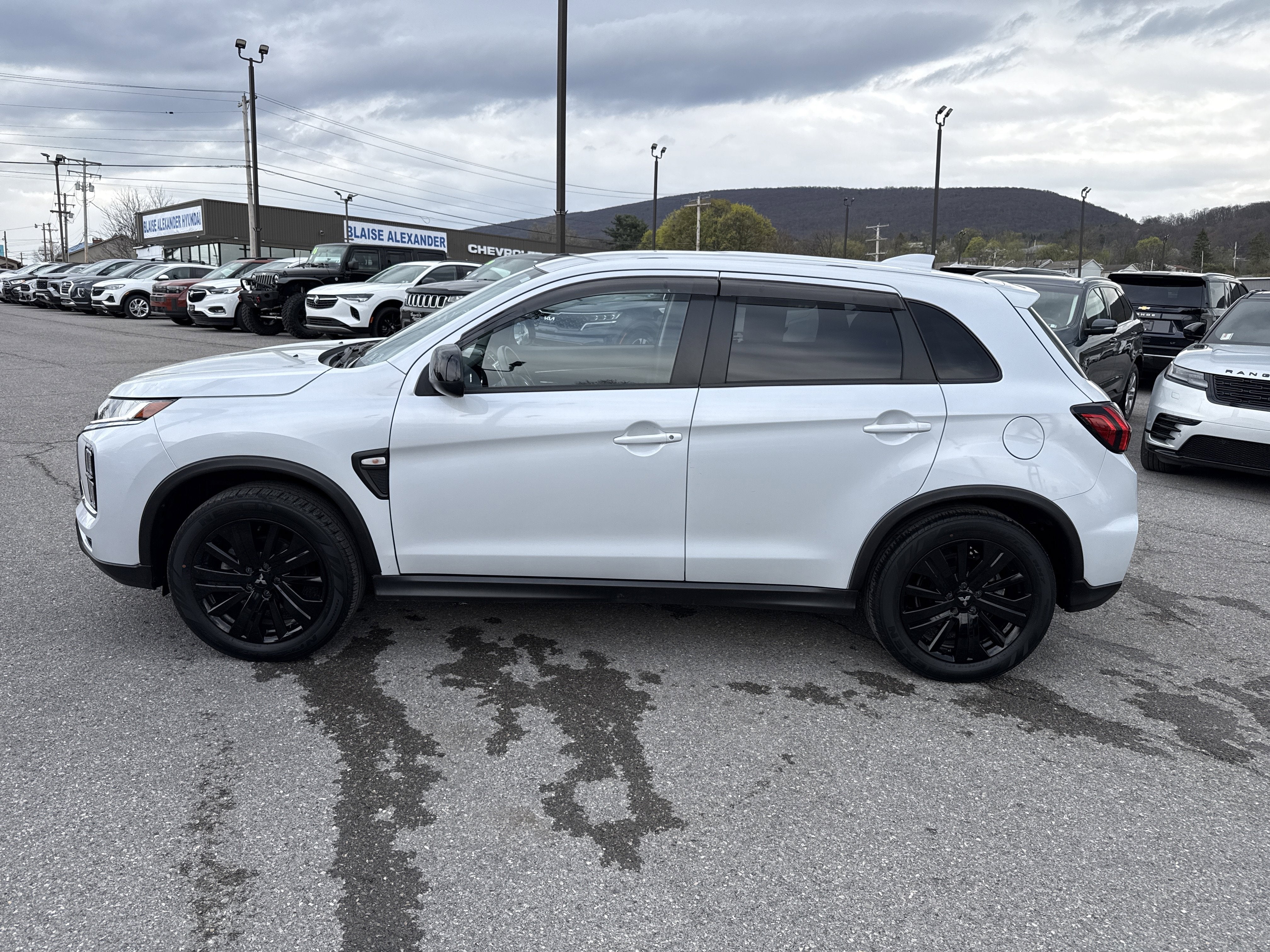 2024 Mitsubishi Outlander Sport 2.0 LE
