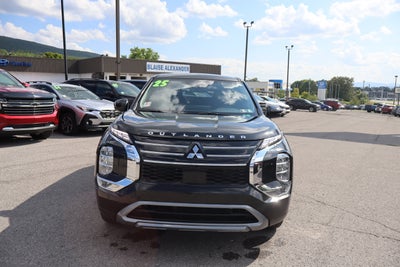 2025 Mitsubishi Outlander SE