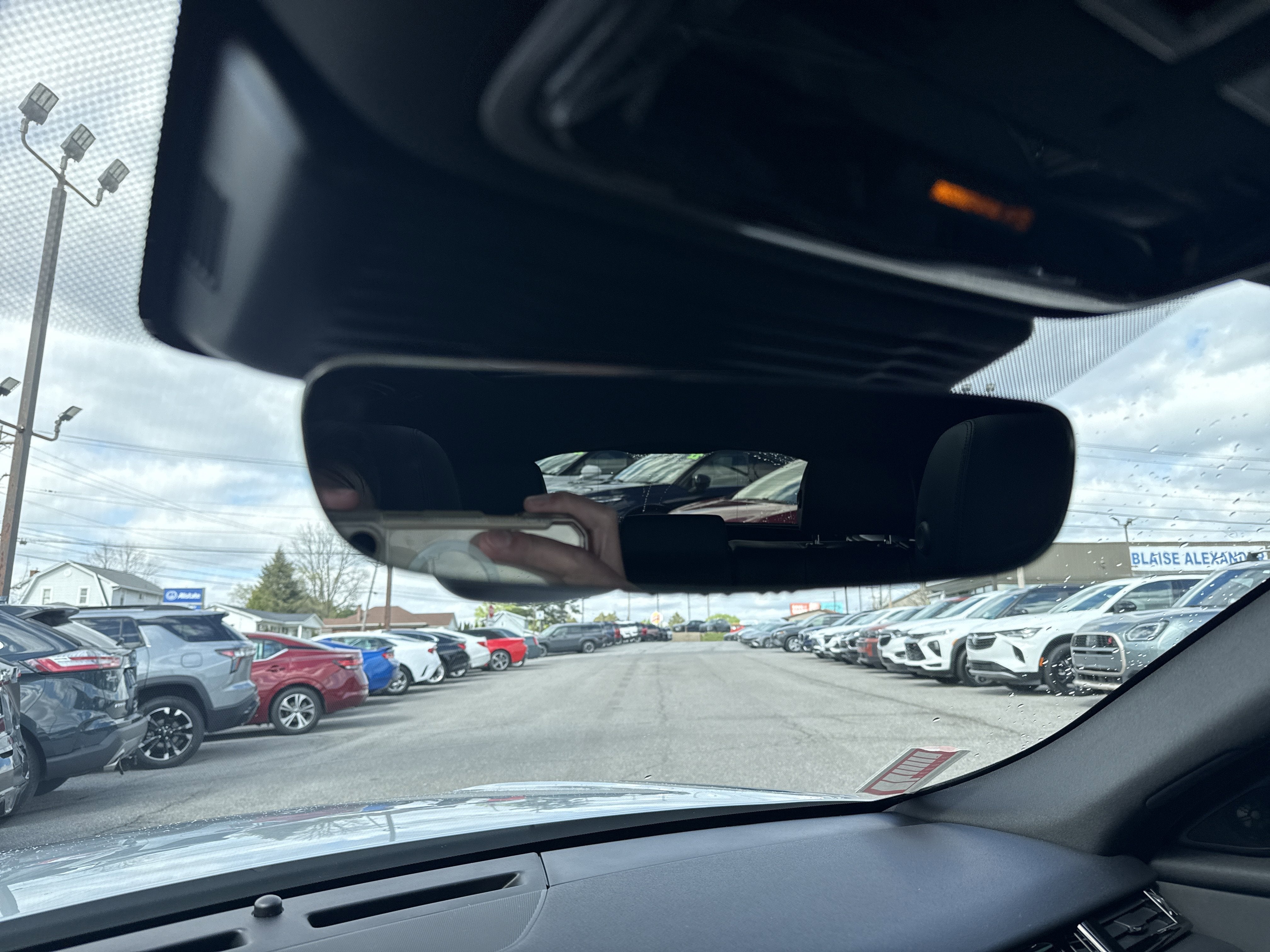 2024 Land Rover Range Rover Velar Dynamic SE
