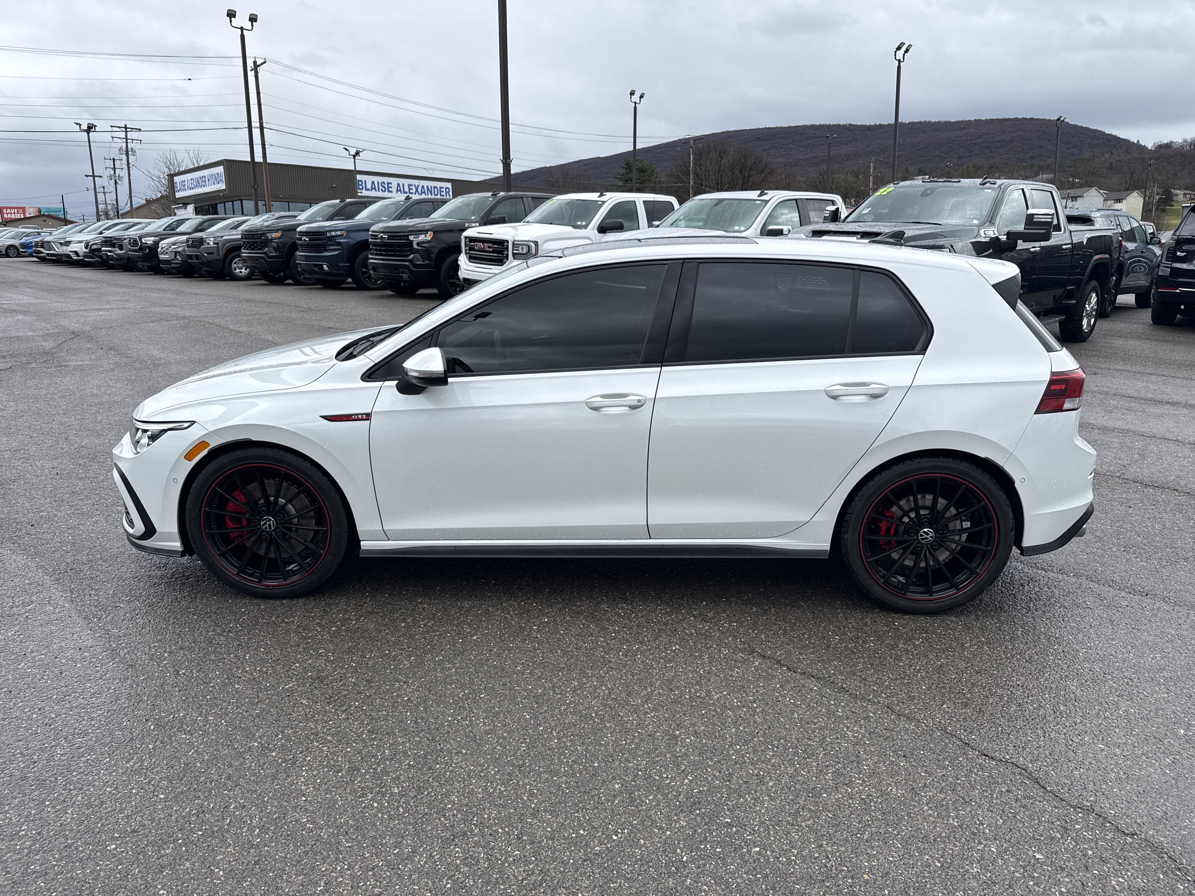 2023 Volkswagen Golf GTI Autobahn