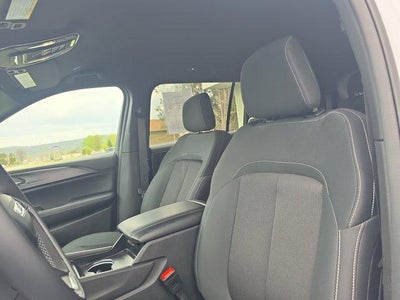 2024 Jeep Grand Cherokee L Laredo 4x4