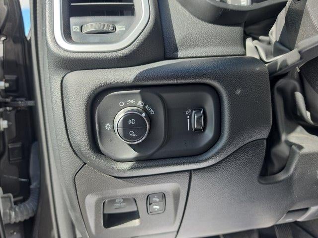 2022 RAM 1500 Big Horn 4x4 Crew Cab 5'7" Box