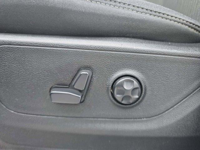 2020 RAM 1500 Big Horn 4x4 Crew Cab 5'7" Box