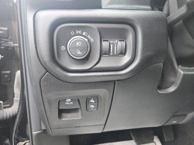 2022 RAM 1500 Laramie 4x4 Crew Cab 5'7" Box