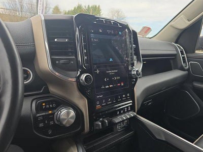 2022 RAM 1500 Laramie 4x4 Crew Cab 5'7" Box