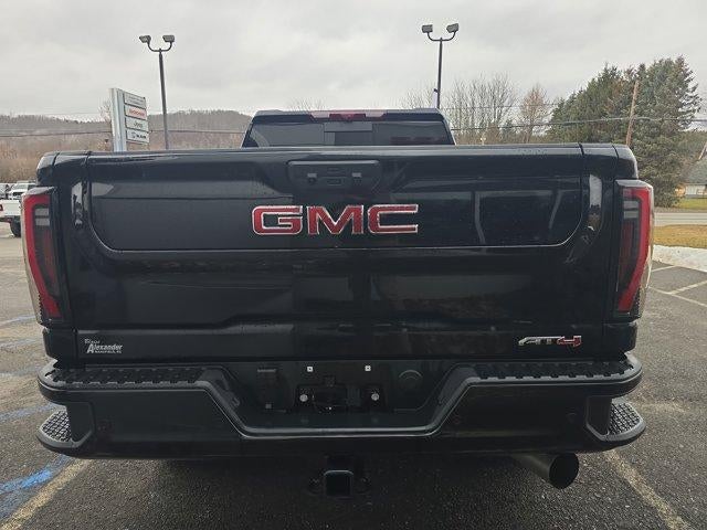 2025 GMC Sierra 2500 HD Crew Cab Standard Box 4-Wheel Drive AT4