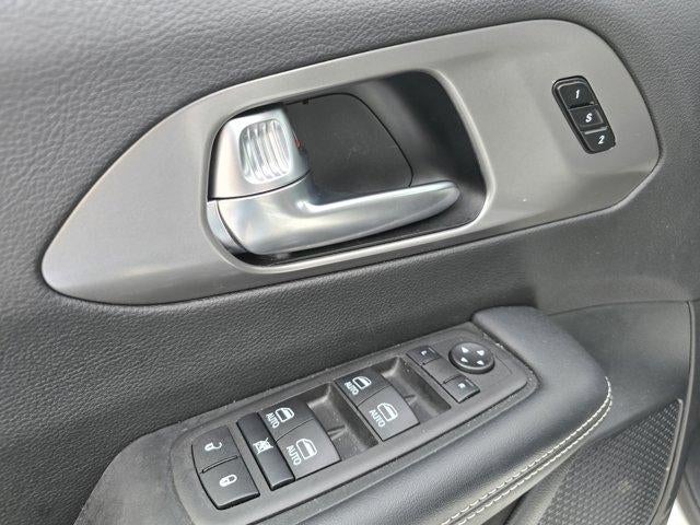 2025 Chrysler Pacifica Select FWD