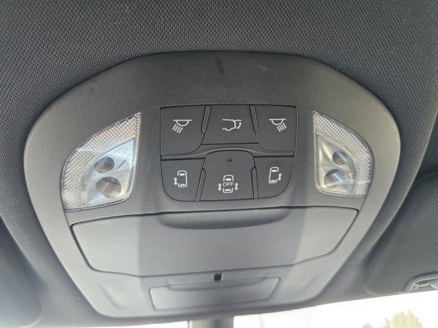 2025 Chrysler Pacifica Select FWD