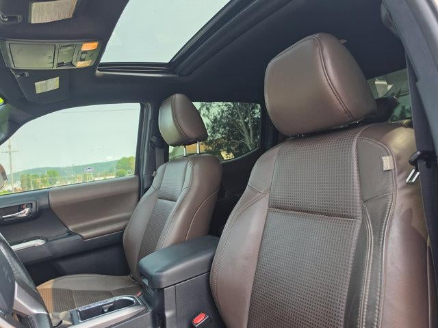 2017 Toyota Tacoma Limited Double Cab 5' Bed V6 4x4 AT (Natl)