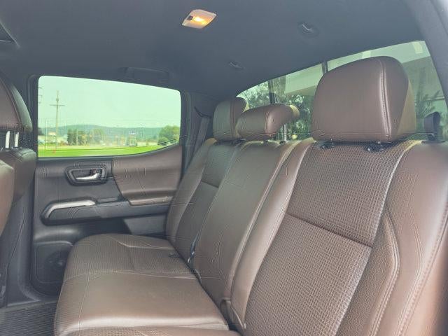 2017 Toyota Tacoma Limited Double Cab 5' Bed V6 4x4 AT (Natl)