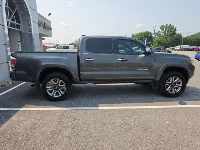 2017 Toyota Tacoma Limited Double Cab 5' Bed V6 4x4 AT (Natl)