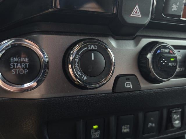 2017 Toyota Tacoma Limited Double Cab 5' Bed V6 4x4 AT (Natl)