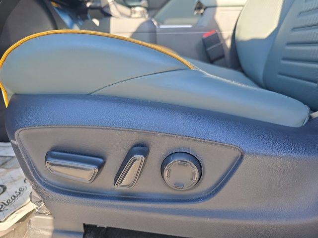 2025 Toyota Tacoma 4WD 4WD Trailhunter Hybrid Double Cab 5' Bed AT (Natl)