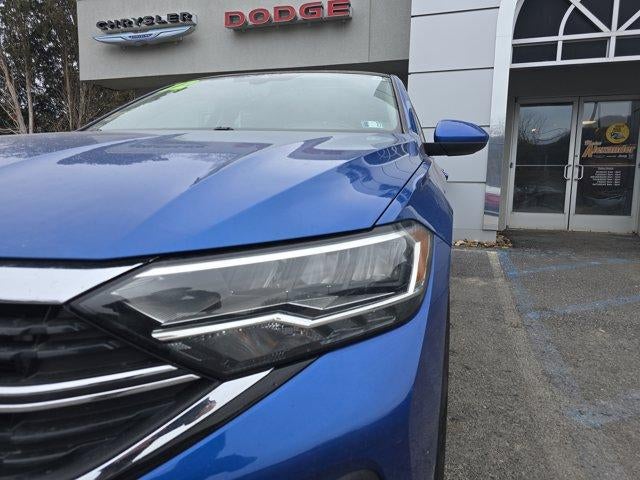 2022 Volkswagen Jetta SE Auto