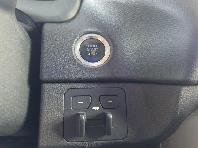 2023 Toyota Tundra 4WD 4WD SR5 CrewMax 5.5' Bed (SE)