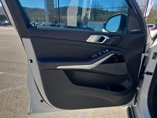 2026 BMW X7 xDrive40i Sports Activity Vehicle