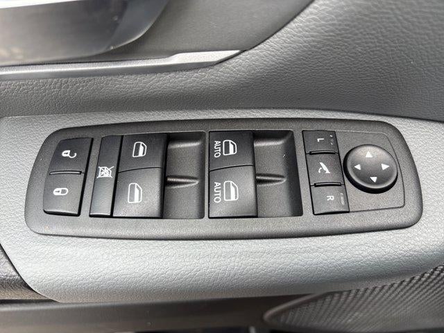 2022 RAM 1500 Big Horn 4x4 Crew Cab 5'7" Box