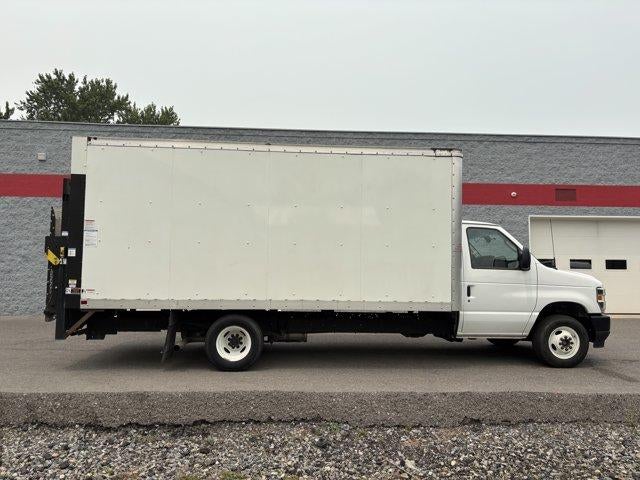 2024 Ford E-Series Cutaway E-350 SRW 138" WB