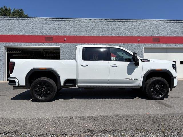 2025 GMC Sierra 3500HD Crew Cab Standard Box 4-Wheel Drive AT4