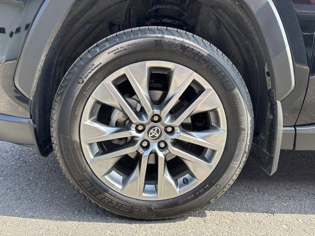 2025 Toyota RAV4 XLE Premium AWD (Natl)