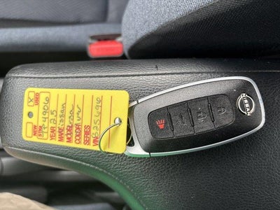 2025 Nissan Versa SV CVT