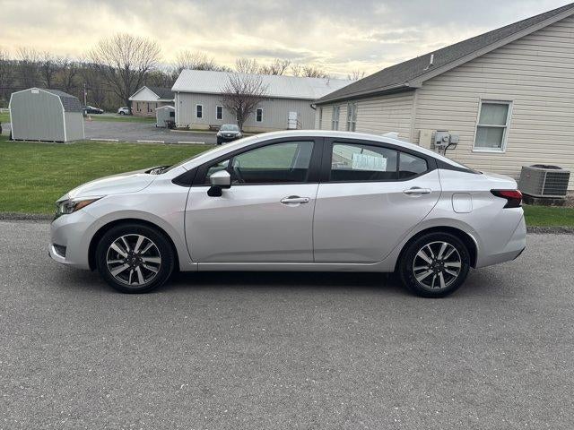 2025 Nissan Versa SV CVT
