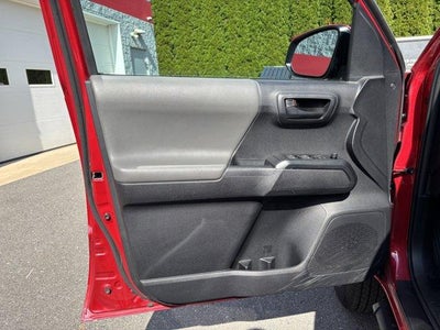 2023 Toyota Tacoma 4WD 4WD SR Double Cab 5' Bed V6 AT (GS)