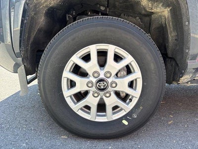 2025 Toyota Tacoma 4WD 4WD SR5 Double Cab 5' Bed AT (GS)