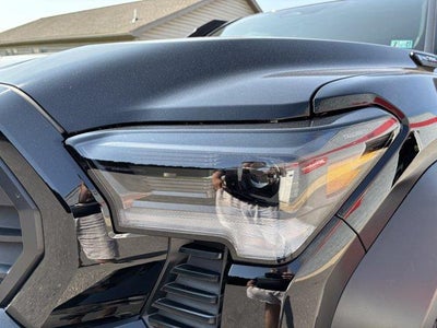 2025 Toyota Tacoma 4WD 4WD Trailhunter Hybrid Double Cab 5' Bed AT (Natl)
