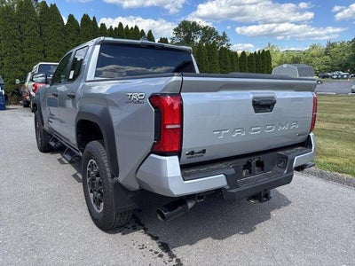 2026 Toyota Tacoma 4WD 4WD TRD Off Road Hybrid Double Cab 5' Bed AT (Natl)