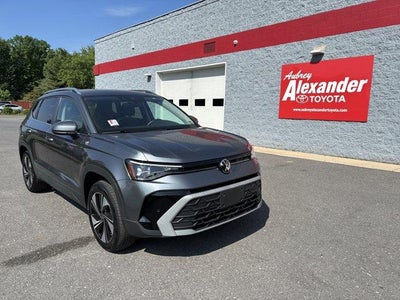 2025 Volkswagen Taos SE 4MOTION