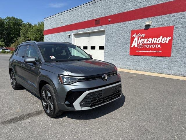 2025 Volkswagen Taos SE 4MOTION