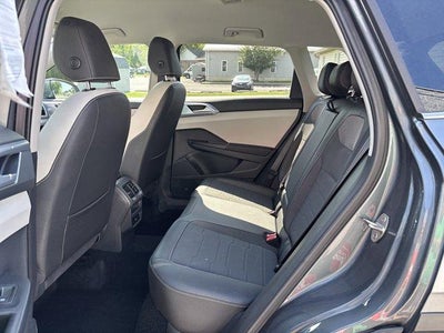 2025 Volkswagen Taos SE 4MOTION
